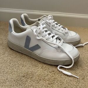 Women’s Veja V-12 Sneakers - Size US 8
